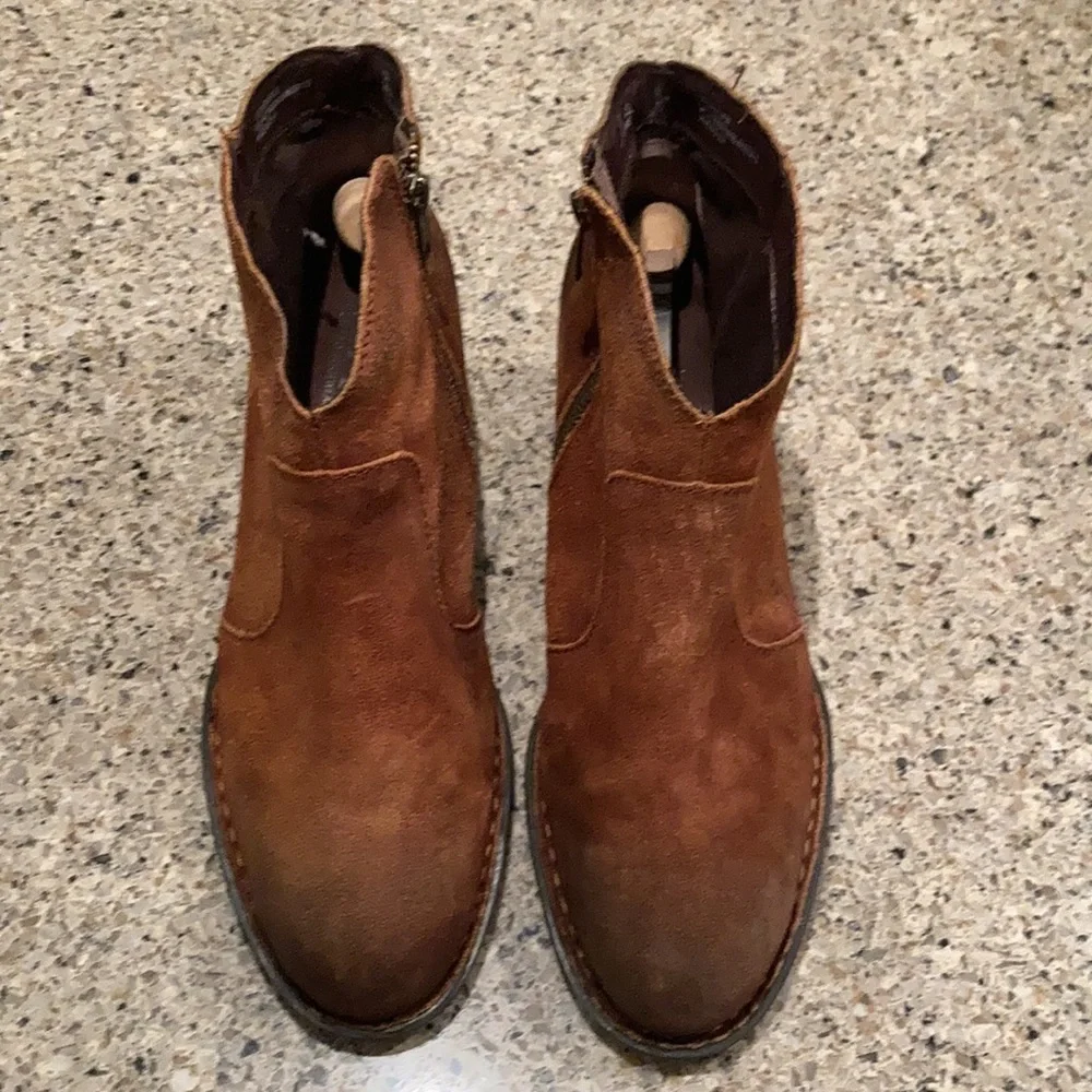 Size 10 Women’s Born Ankle Zip Booties - Picture 6 of 13